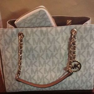 Micheal Kors Purse